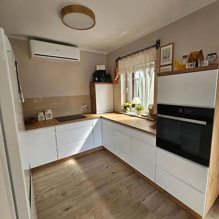 Dom Caloroczny Tomek *